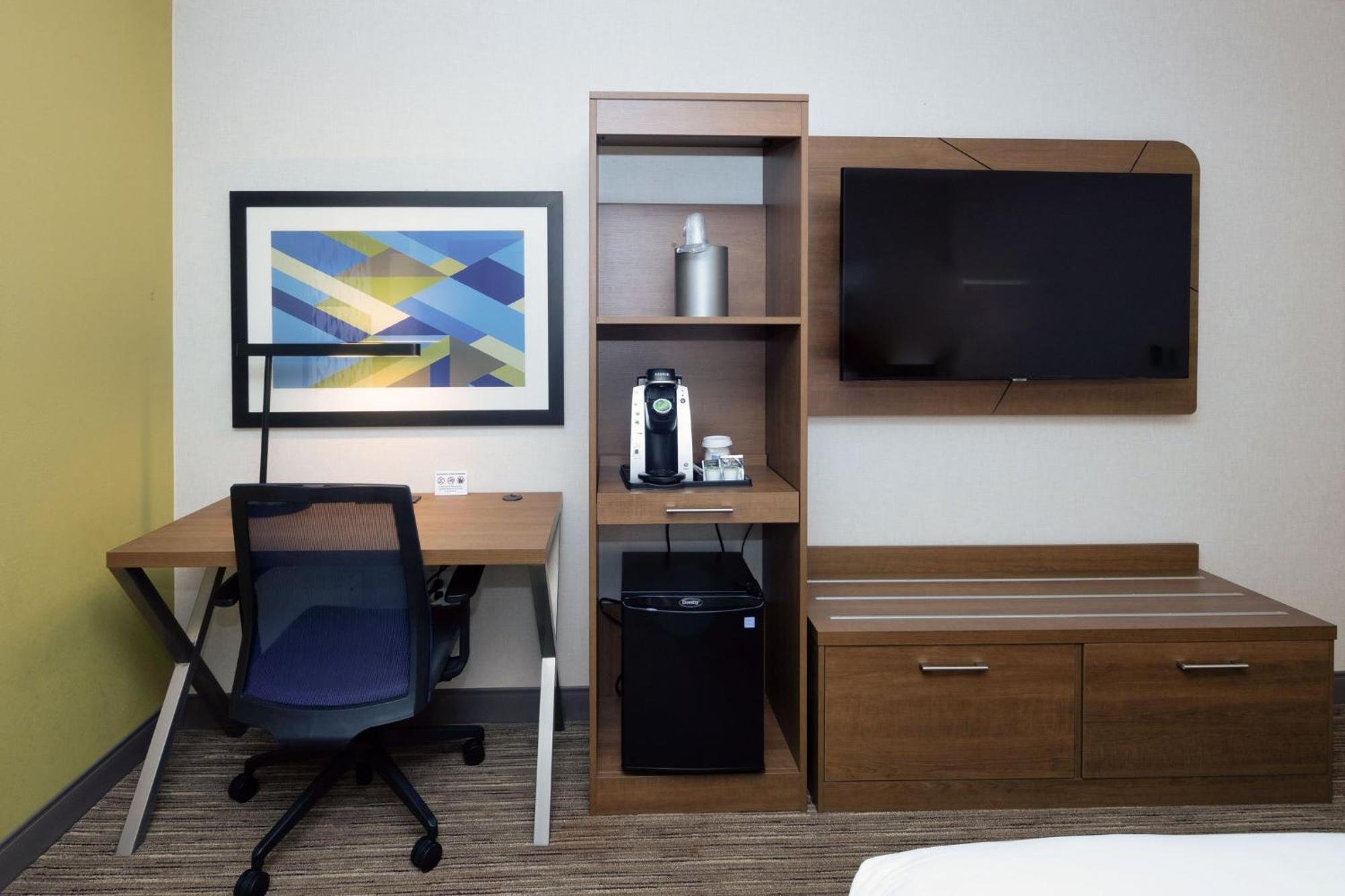 Holiday Inn Express Boston - Saugus By Ihg Exterior photo
