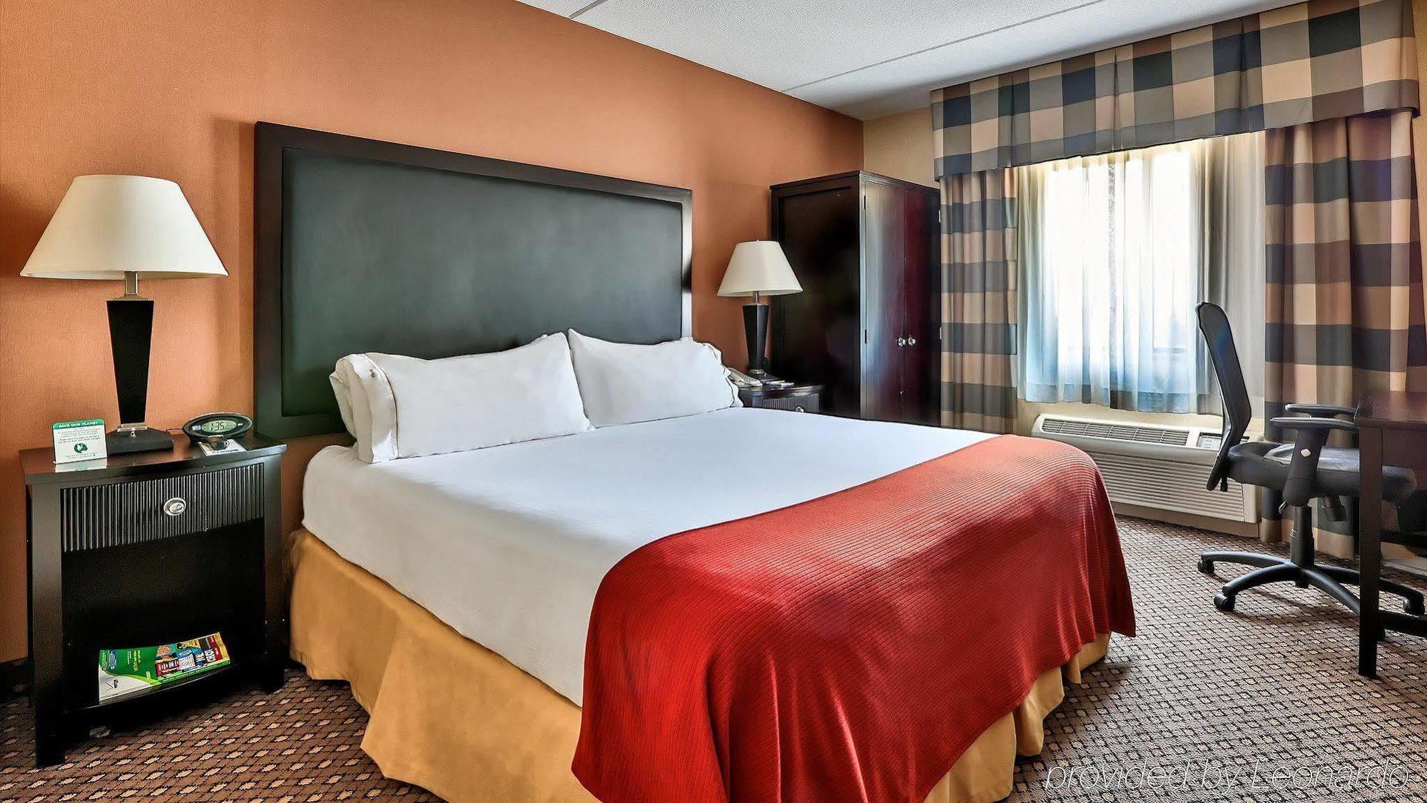 Holiday Inn Express Boston - Saugus By Ihg Exterior photo