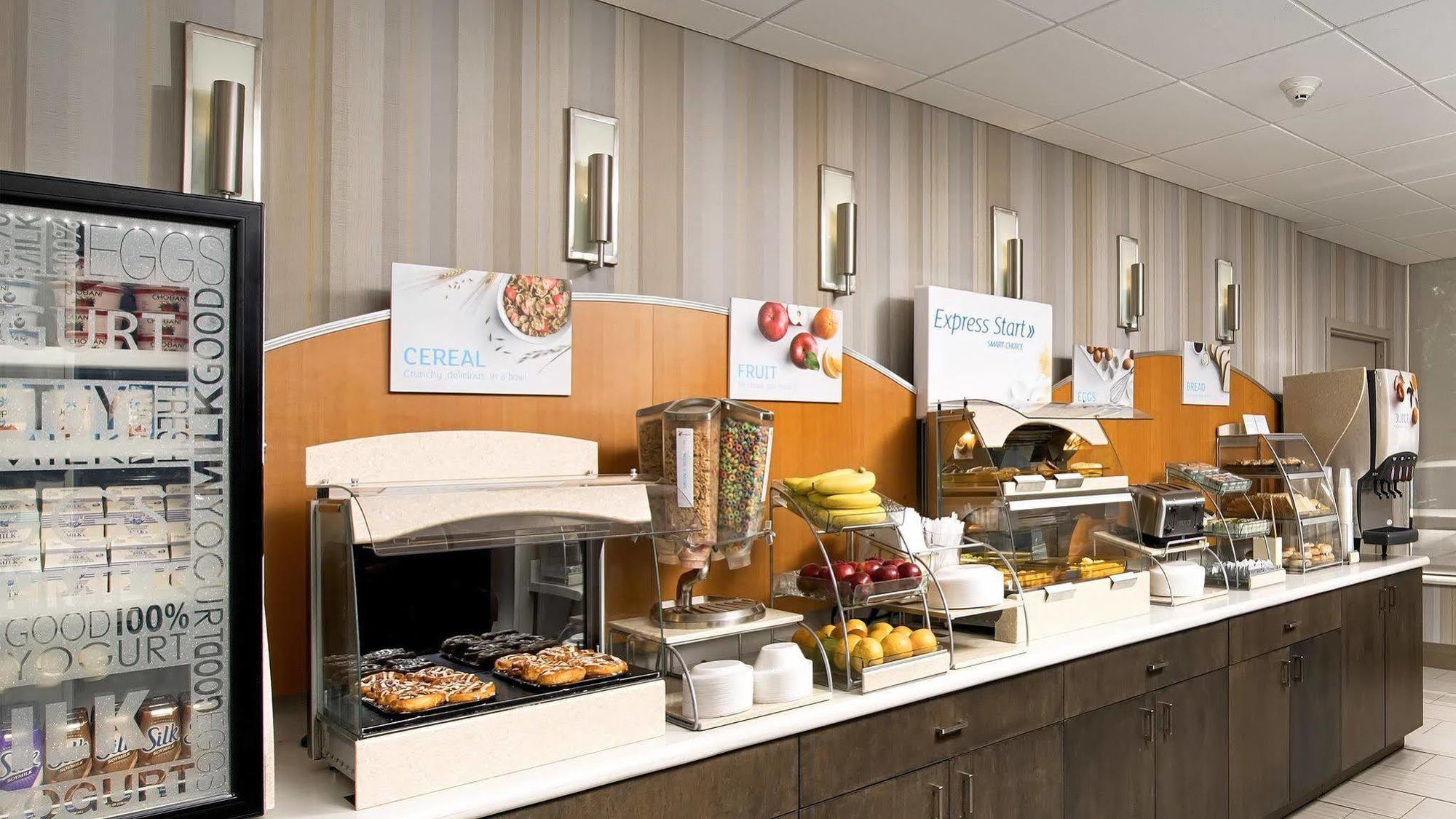 Holiday Inn Express Boston - Saugus By Ihg Exterior photo