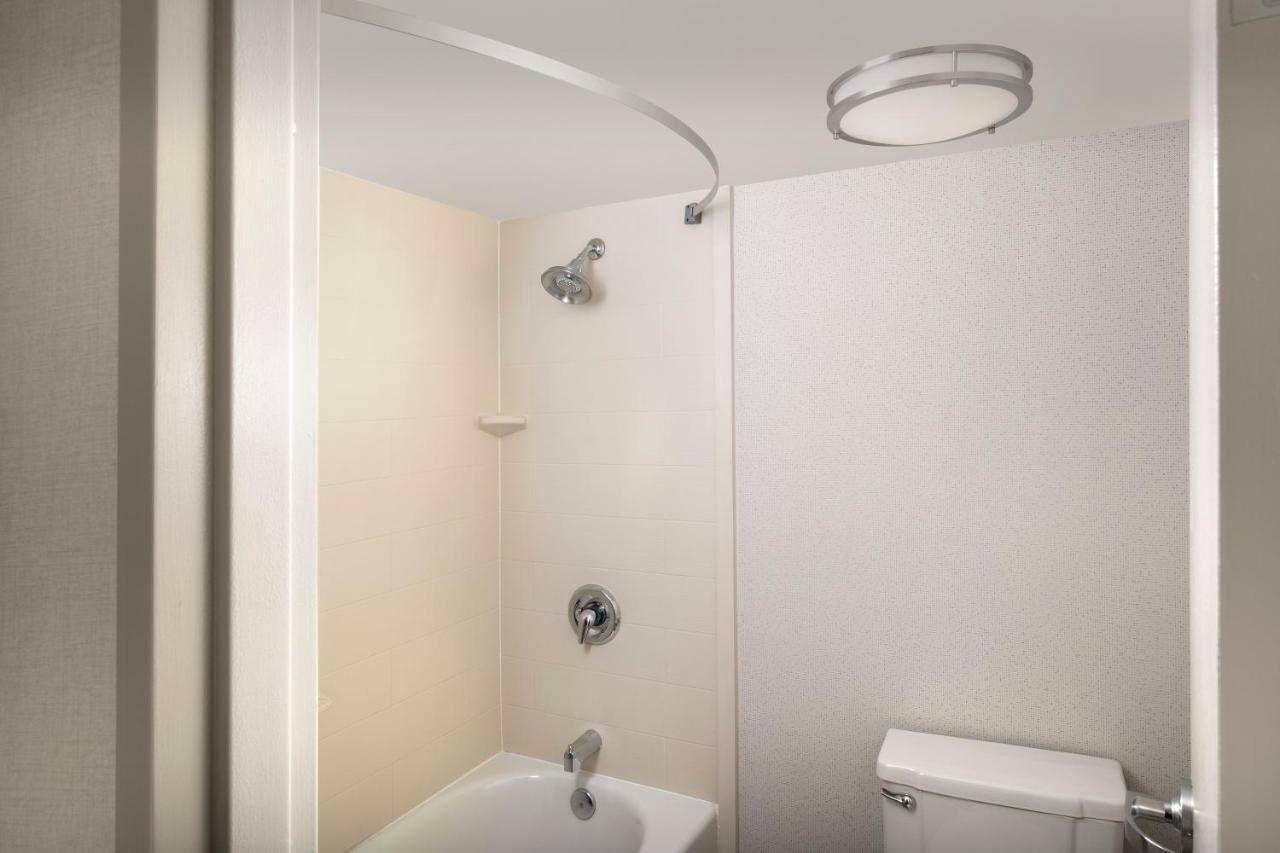 Holiday Inn Express Boston - Saugus By Ihg Exterior photo