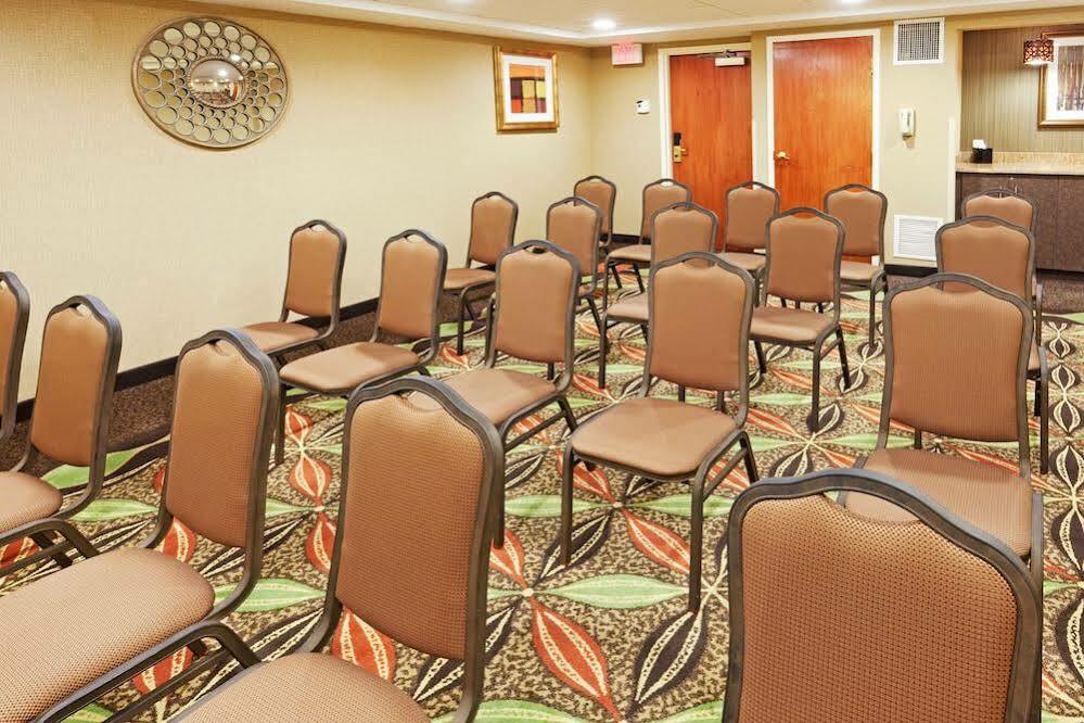 Holiday Inn Express Boston - Saugus By Ihg Exterior photo