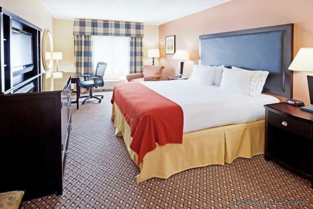Holiday Inn Express Boston - Saugus By Ihg Exterior photo